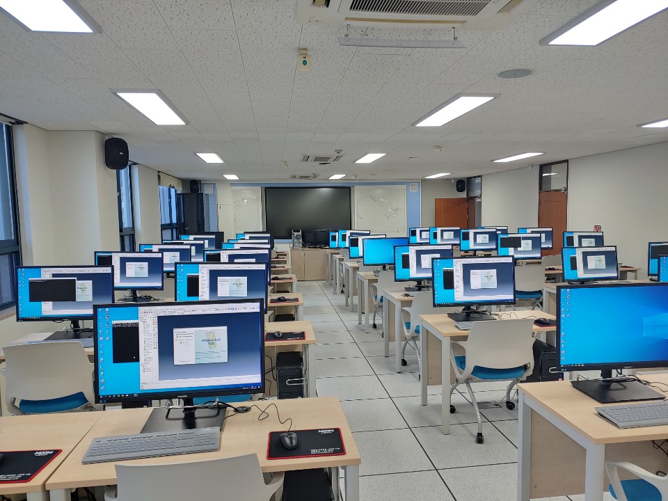 한밭대학교 창의융합 전산교육실(알테어 하이퍼웍스 구축환경) 