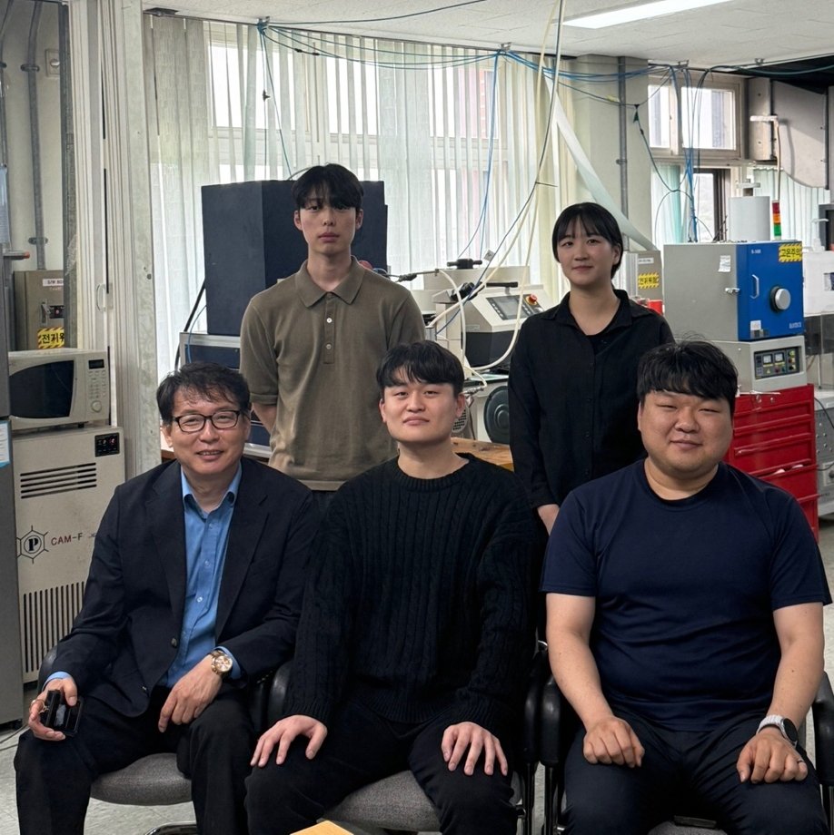 신소재공학과 박준식 교수 연구팀, 1500도에서의 내산화·내삭마 초고온 코팅 최적화 기술개발 이미지
