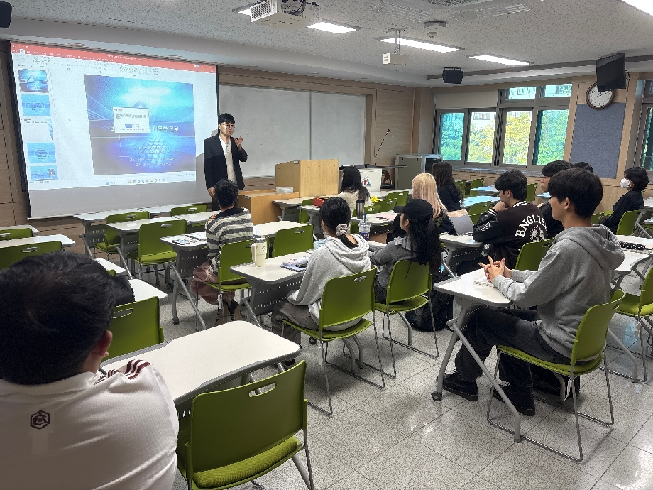 2025학년도 영어영문학 세부전공별 진로 특강(1차) 이미지