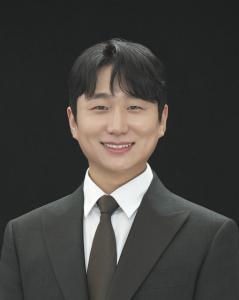김지석